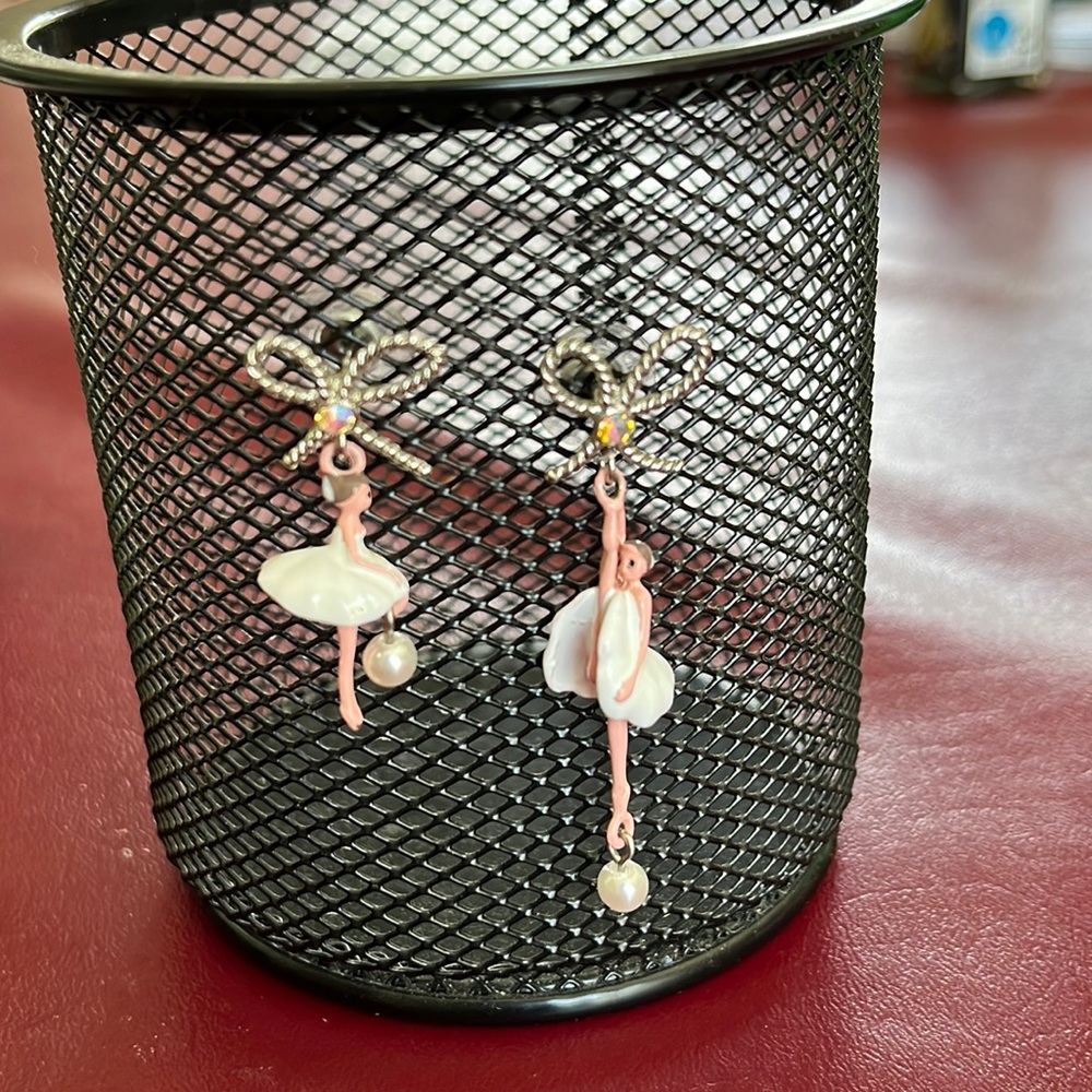 Les Mereides Earrings